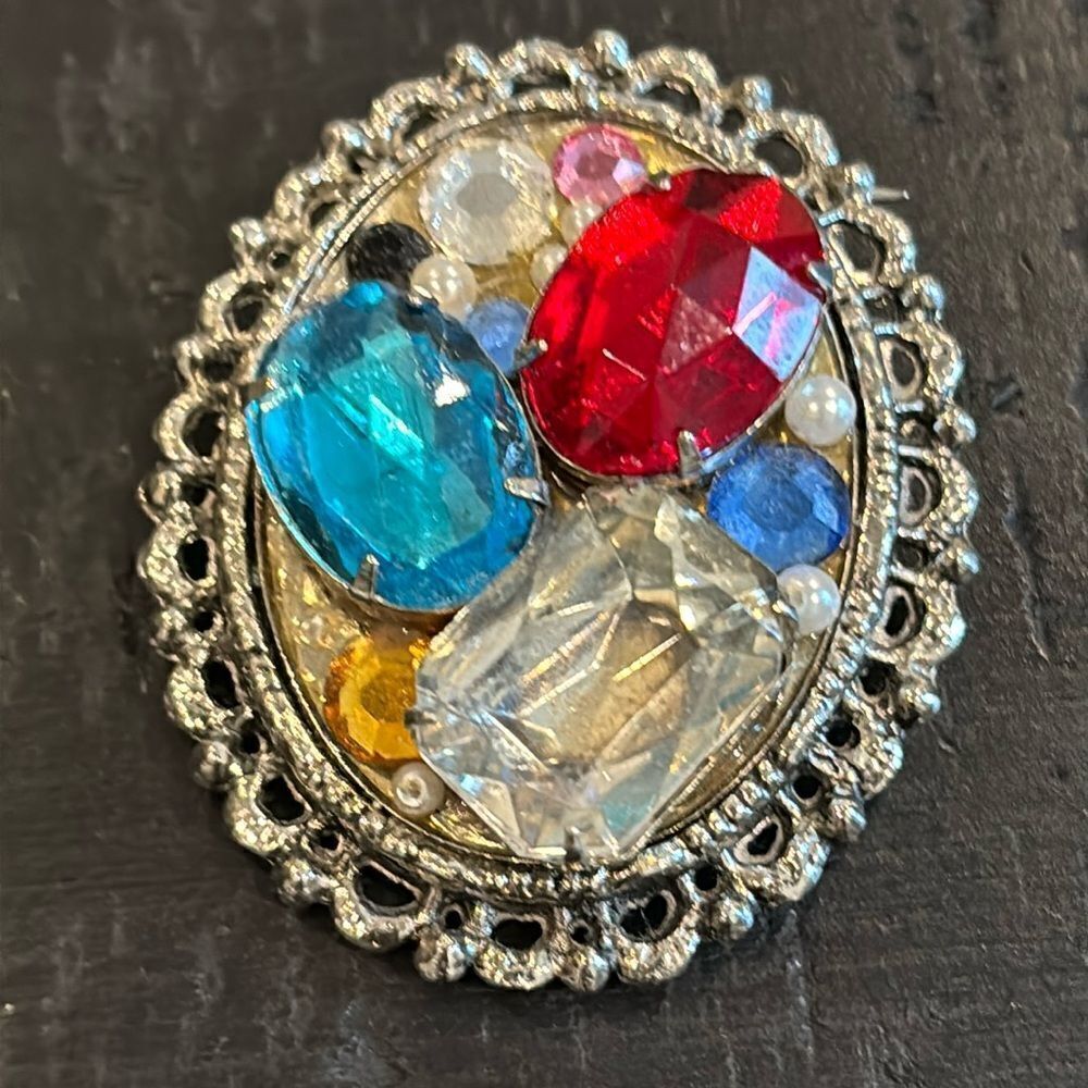 Vintage Retro Multicolor Rhinestone Pearl Silver Tone 2” Brooch Cluster Oval